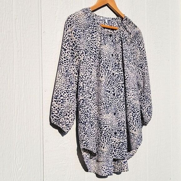 COLLECTIVE CONCEPTS Blue Beige Animal Print Button Up Loose Flowy Blouse sz L - Picture 5 of 11